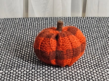 Load image into Gallery viewer, Small Knit Pumpkins
