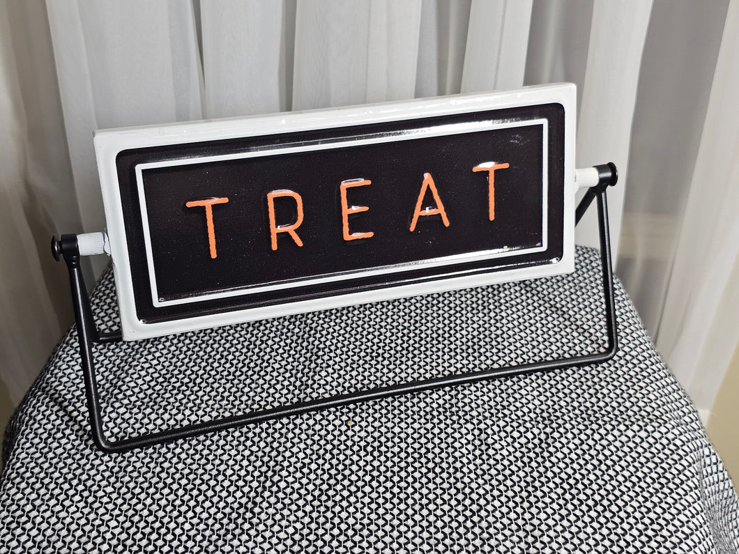 Trick or Treat Sign