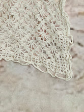 Load image into Gallery viewer, Doily Table Runner
