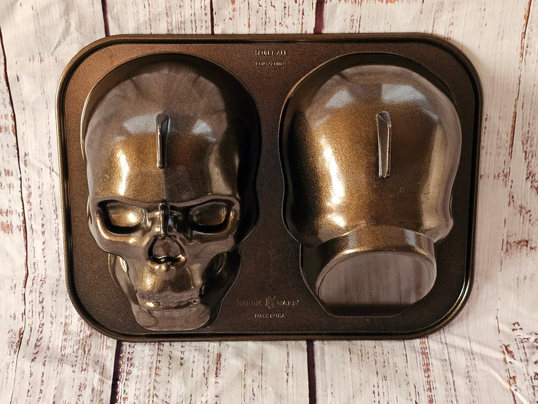 Skull Cake Tin