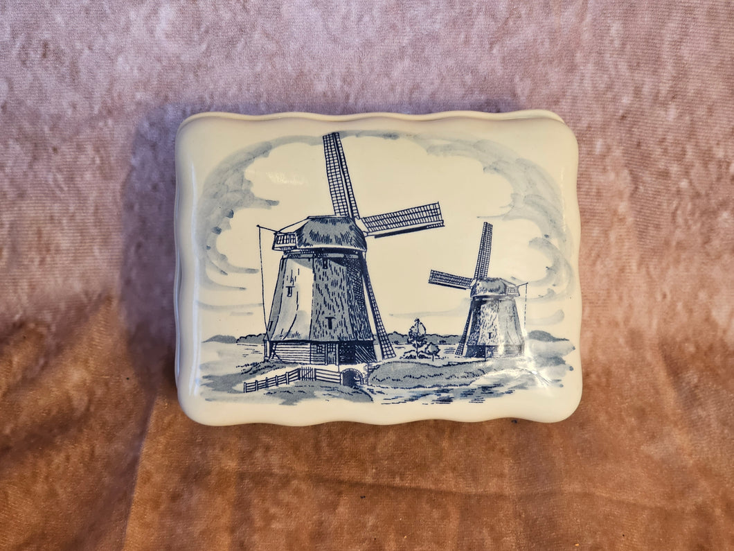 Certified Delfts Blauw Royal Goedenwaagen Dutch Windmill ceramic trinket box