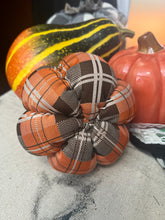 Load image into Gallery viewer, Plaid pumpkin
