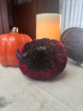 Load image into Gallery viewer, Velvet Pumpkin
