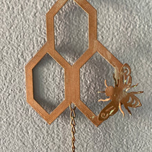 Load image into Gallery viewer, Copper Patina Honeycomb and Bee Rain Chain
