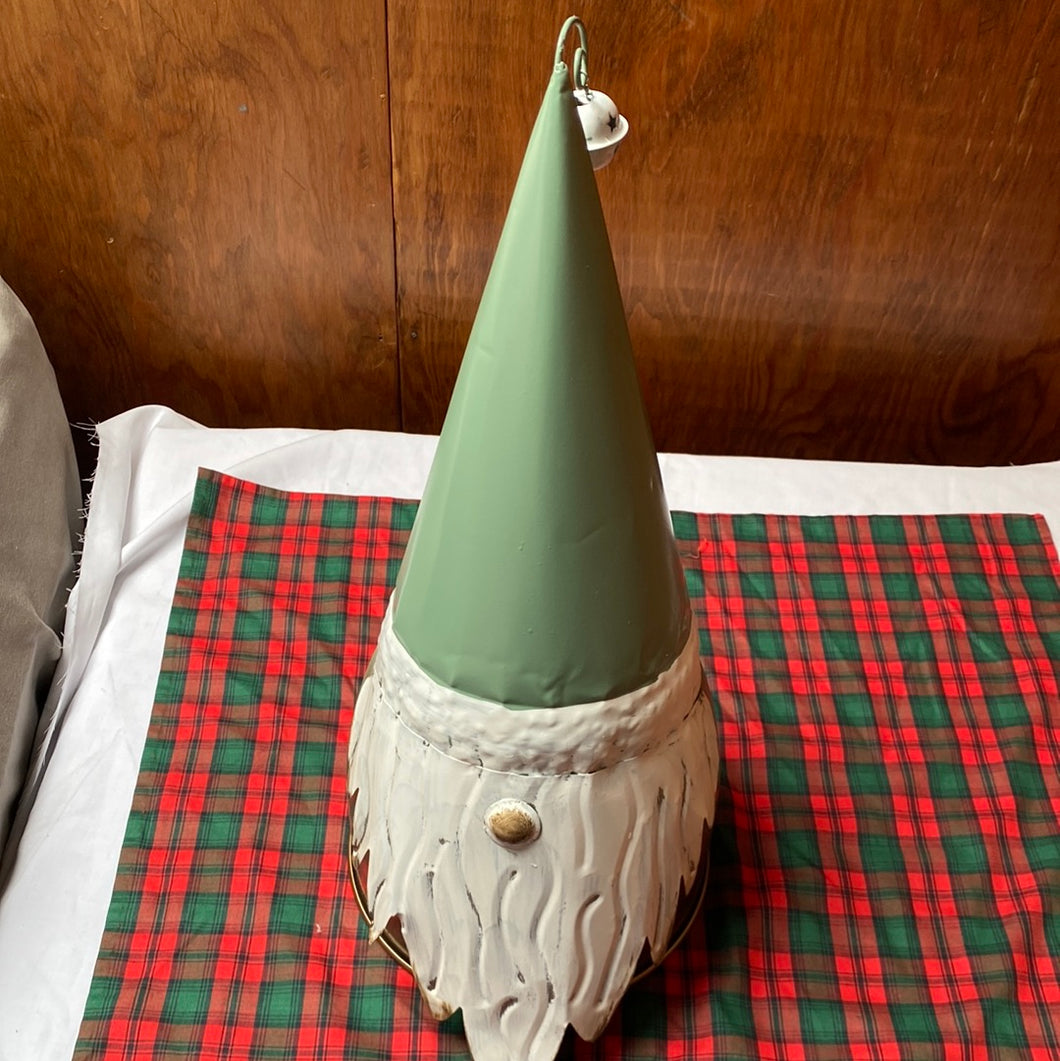 Wintergreen Metal Green Gnome